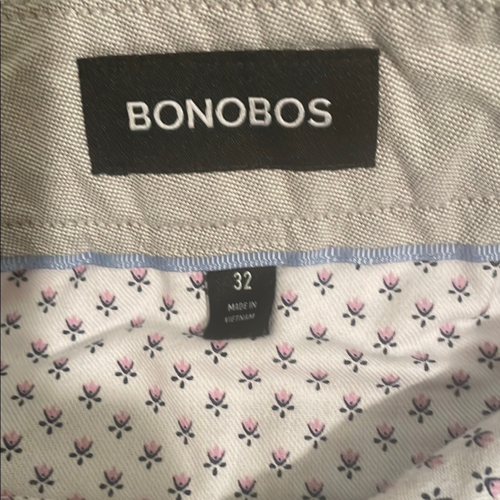 Bonobos Mens’ grey oxford shorts.